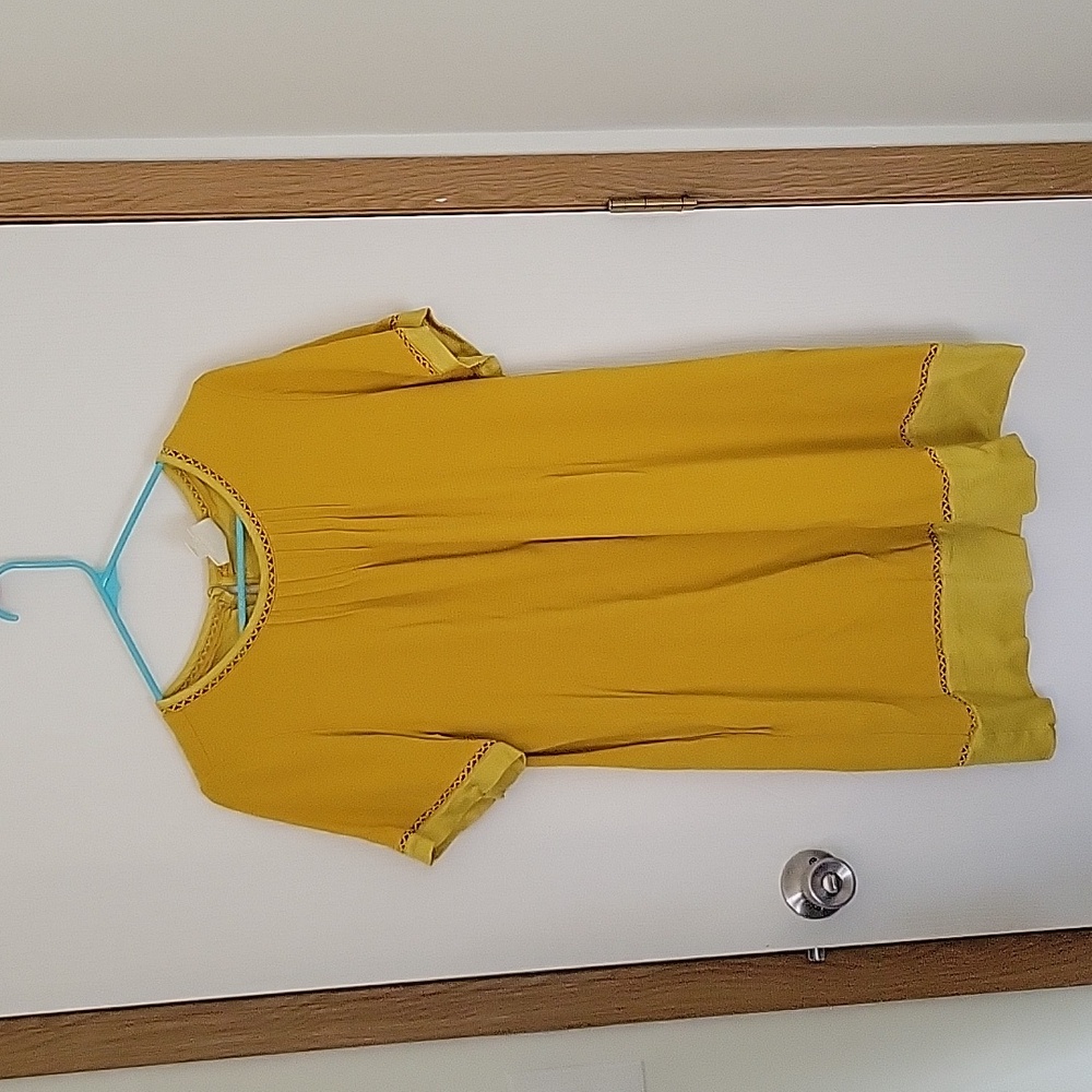 Maeve Golden Yellow Scoop Neck Keyhole Back Tunic Dress